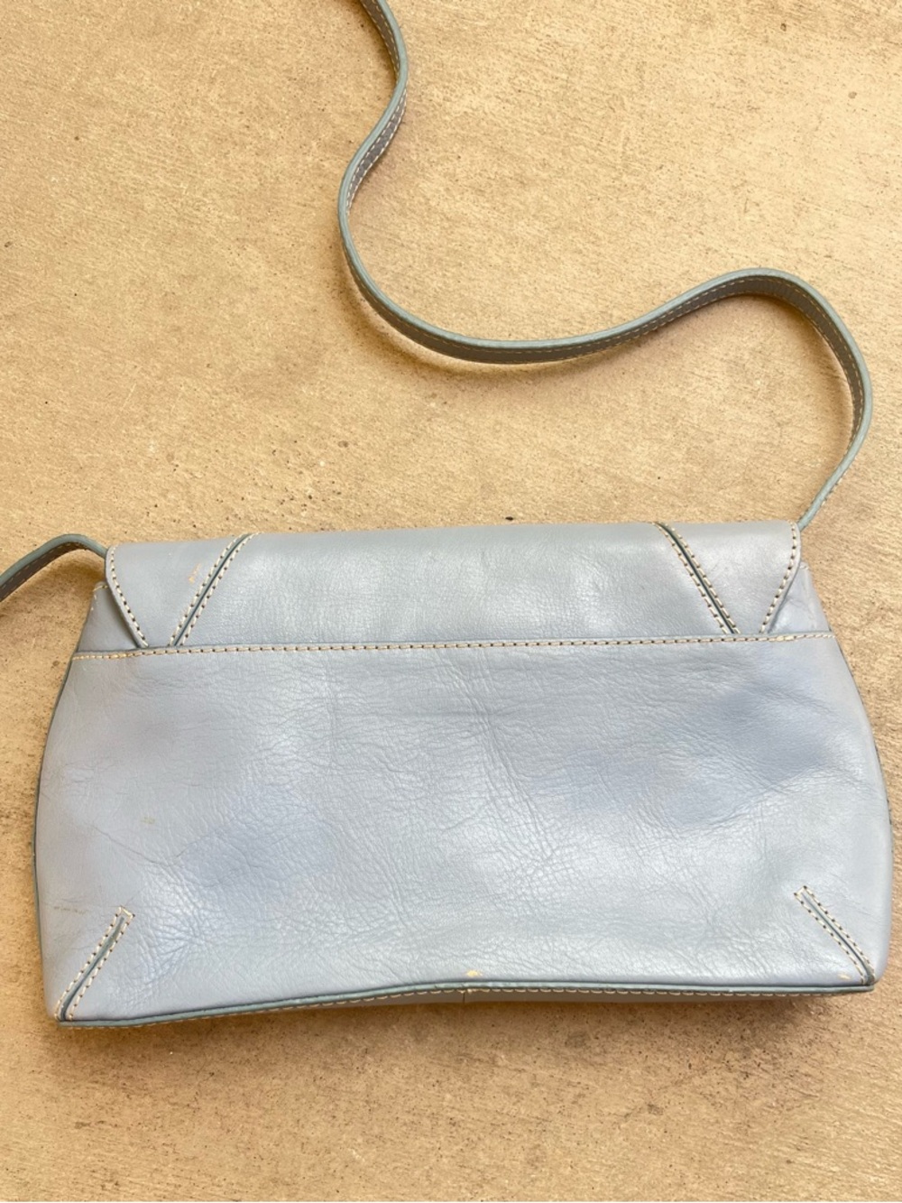 Etienne Aigner blue leather crossbody clutch - Picture 3 of 6